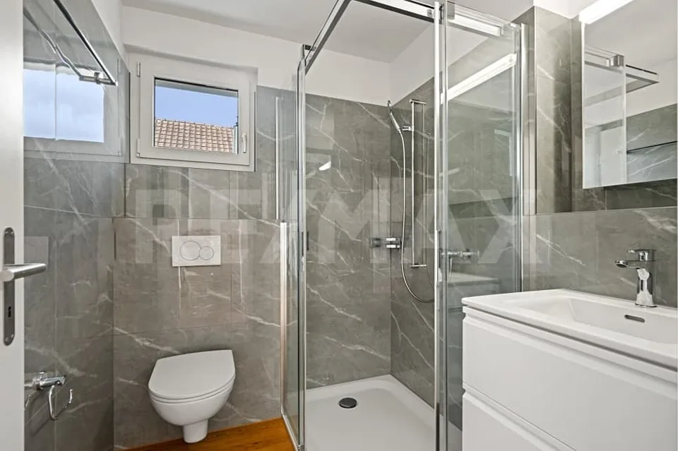 Casa unifamiliare moderna a Münchenwiler / Murten – foto 9 di 10