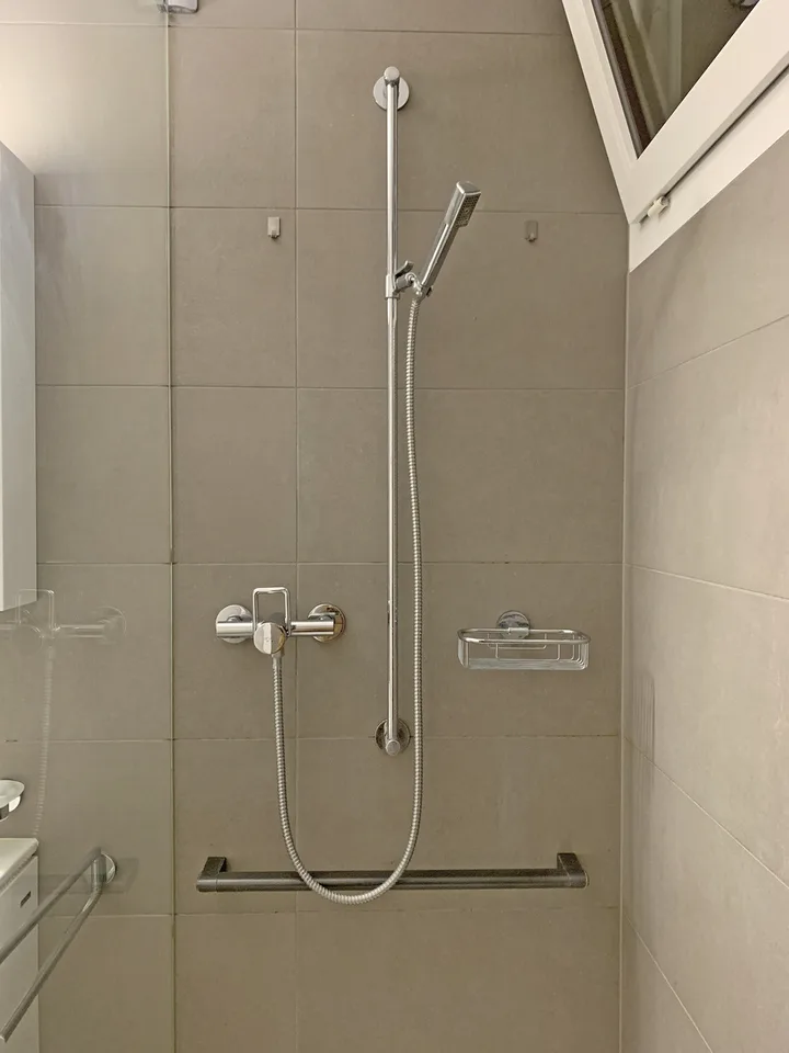 BELLINZONA, Appartement moderne et central de 2½ pièces à louer