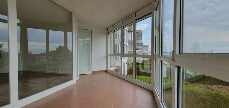 Appartamento di 3 stanze con camino e veranda