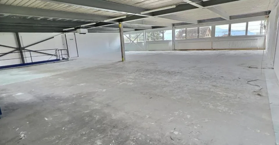 Artisanale 567 m2 in Brent – Foto 2 von 4