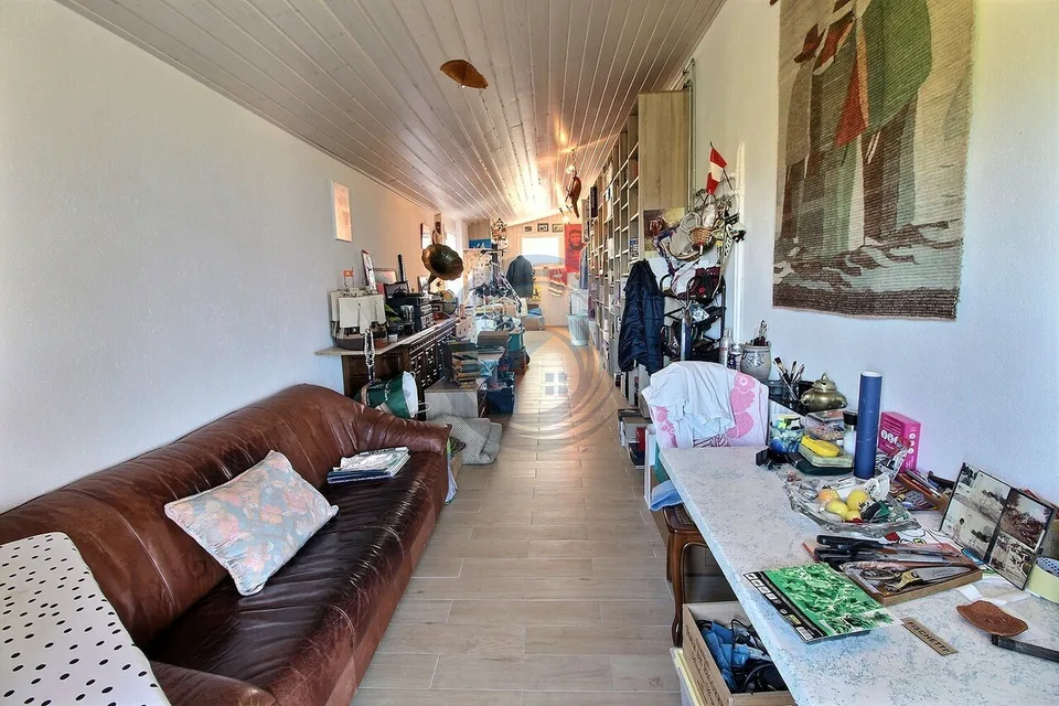 SUPERBE PROPRIÉTÉ MULTIFAMILIALE DE 4 LOGEMENTS AVEC VUE IMPRENABLE SUR LE LAC – photo 17 sur 17