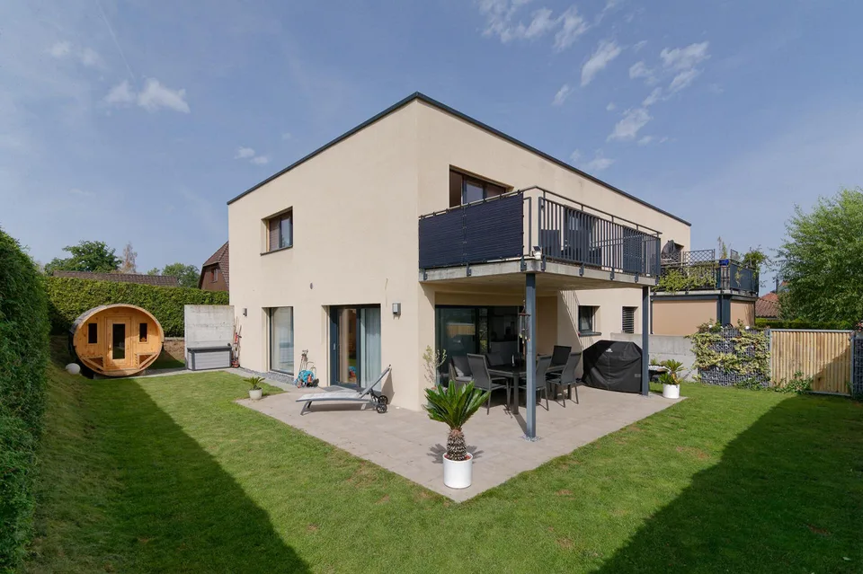 Maison individuelle 5.5 pièces presque neuve avec 2 places de parking en sous-sol – photo 10 sur 16