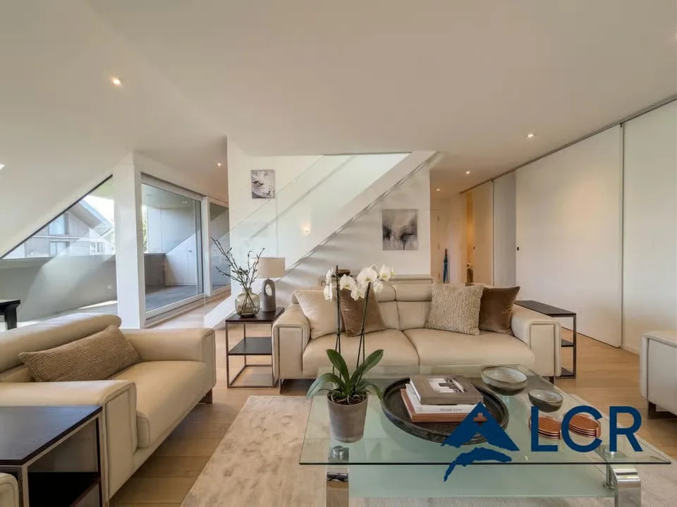 Splendido attico duplex di 4,5 stanze - Vista lago - 5 minuti da Morges – foto 2 di 13