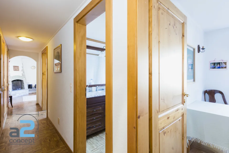 Nel cuore di Crans e ai margini del campo da golf, chalet con due appartamenti – foto 14 di 17