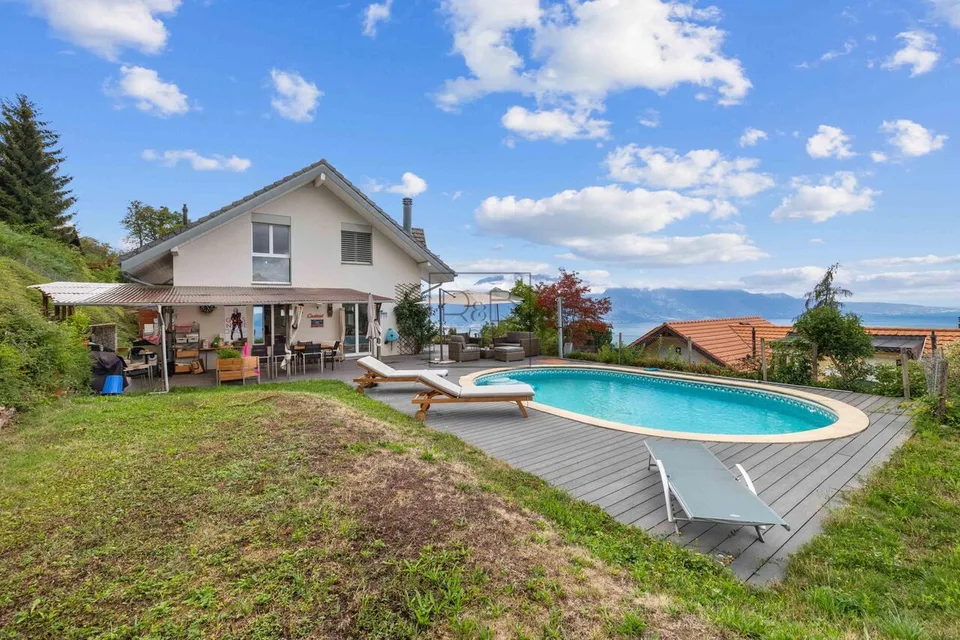 Villa a schiera con piscina e vista sul Lago di Ginevra a Blonay – foto 2 di 10