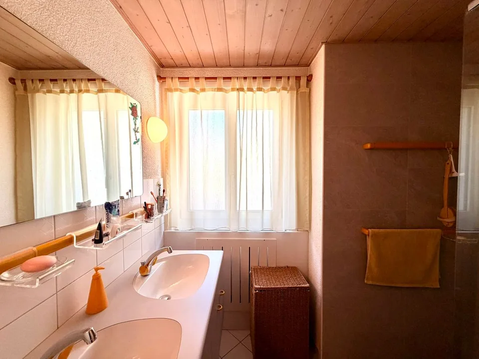 Haus mit 2 Wohnungen – Foto 8 von 13