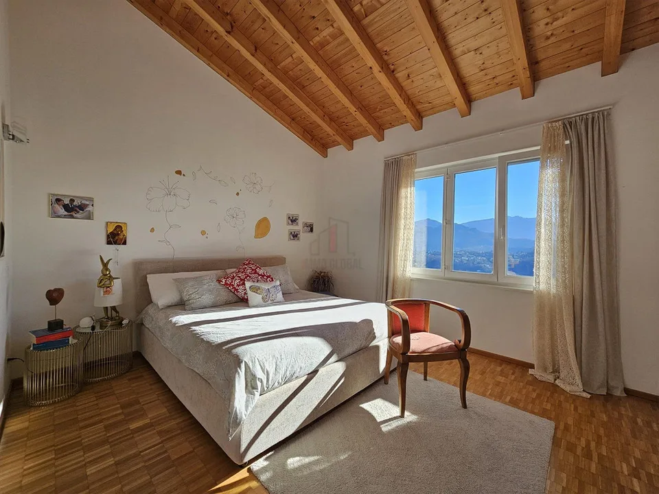 FANTASTISCHES ZWEIFAMILIENHAUS MIT ATEMBERAUBENDEM BLICK – Foto 9 von 13