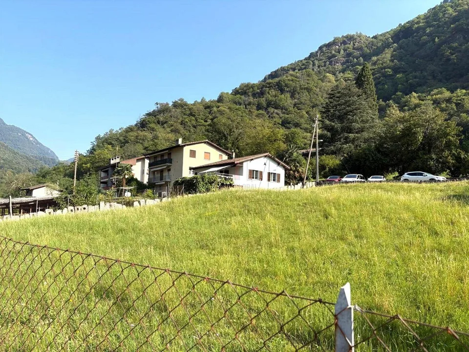 BAUEN IN EINEM SONNIGEN WOHNGEBIET UMGEBEN VON GRÜN – Foto 5 von 9