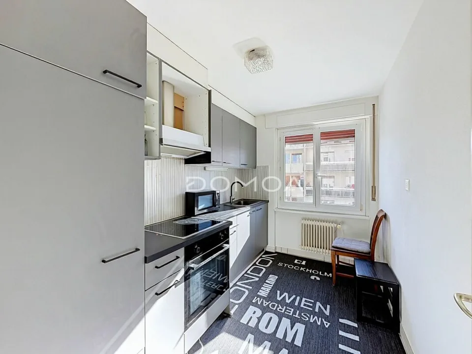 Schöne Wohnung mit Balkon von 3,5 Zimmern im 1. Stock – Foto 3 von 10