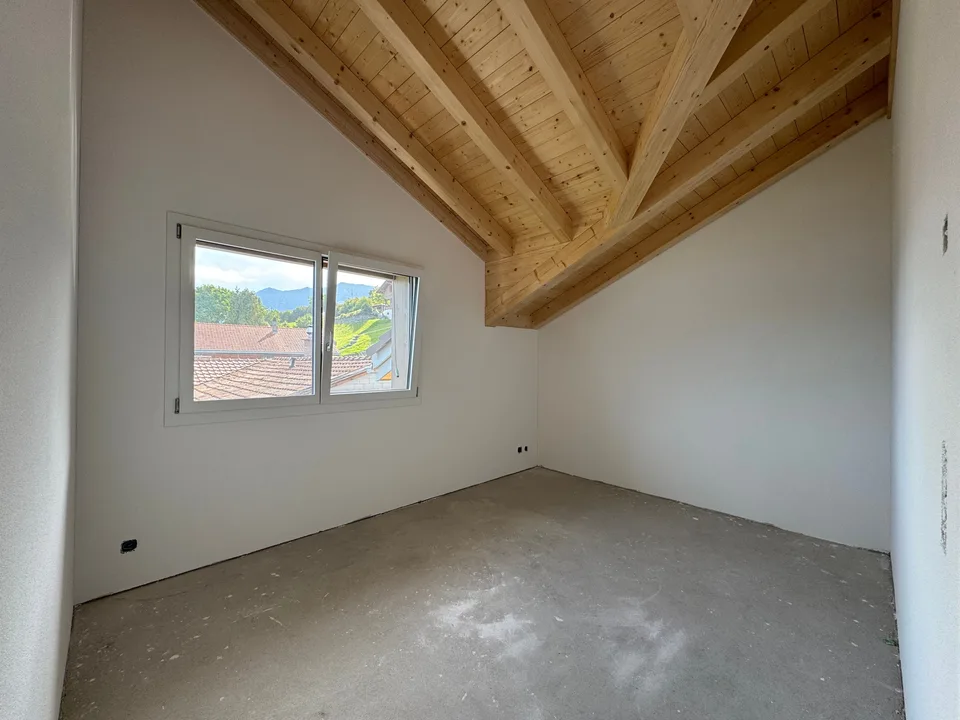 Herrliche Sicht auf den Thunersee, Grosszügige Terrasse (ca. 30 m²), Erstbezug im Neubau mit vier Einheiten – Foto 5 von 18