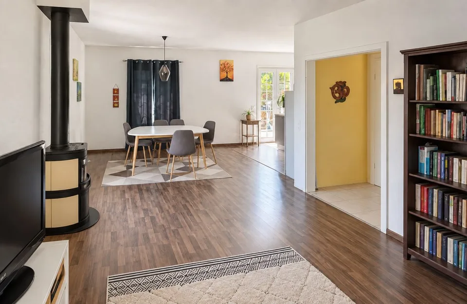 Maison familiale avec jardin, à une minute à pied de l'école – photo 2 sur 9