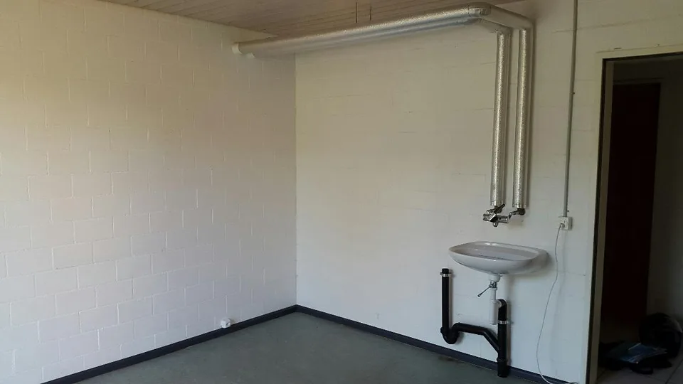 Heller Bastelraum in gepfleger Liegenschaft – Foto 2 von 2
