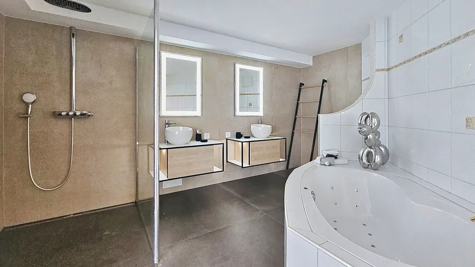 Propriété de 8.5 pces avec piscine à Sugiez / FR – photo 16 sur 18