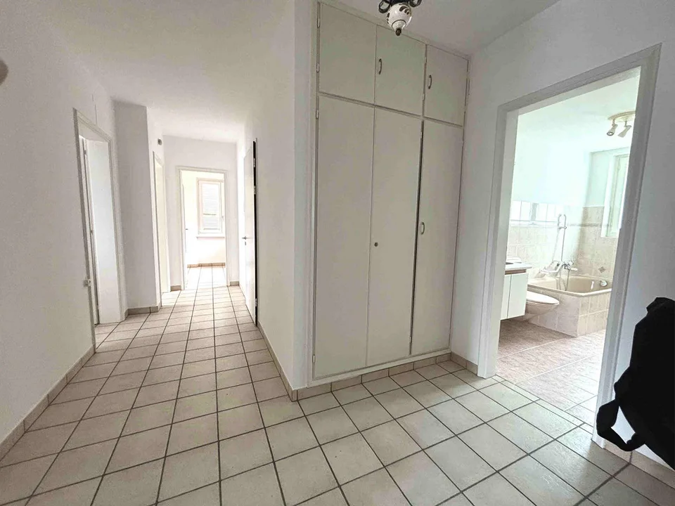 Gut renoviertes Doppelhaus nur wenige Schritte vom Zentrum entfernt – Foto 12 von 14