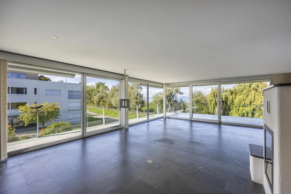 Spacious 3.5-Room Terrace Apartment with Lake View – photo 20 of 23