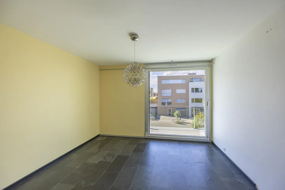 Spacious 3.5-Room Terrace Apartment with Lake View – photo 17 of 23