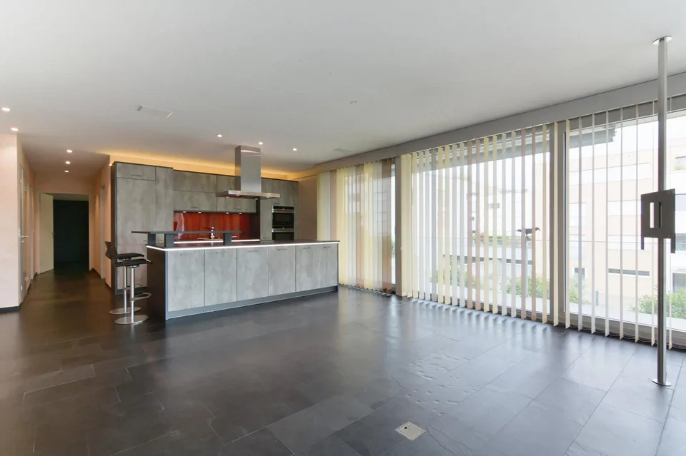 Spacious 3.5-Room Terrace Apartment with Lake View – photo 23 of 23