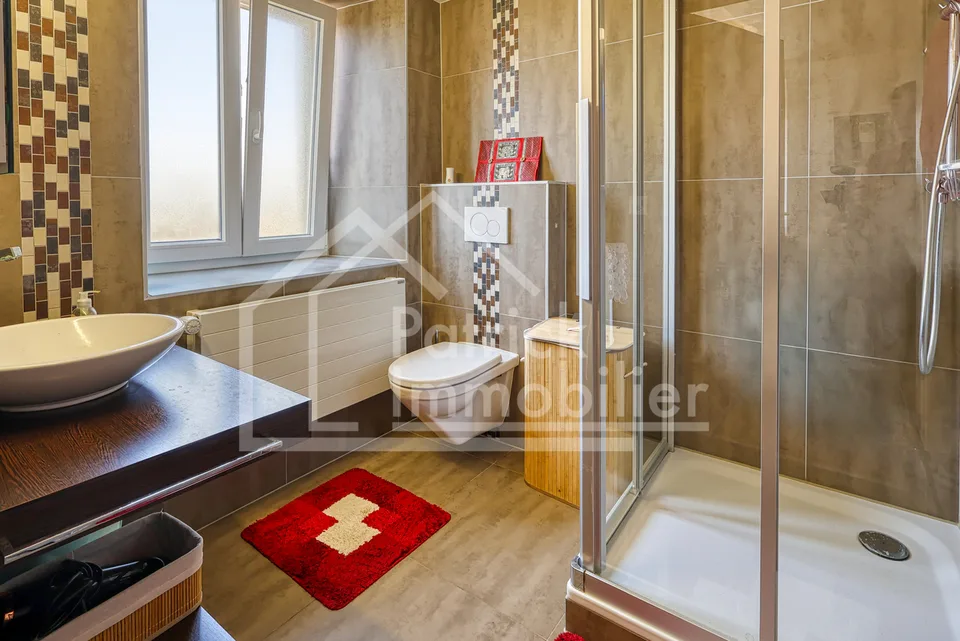 Außergewöhnliches Anwesen mit Gästezimmern und Restaurant – Foto 29 von 30