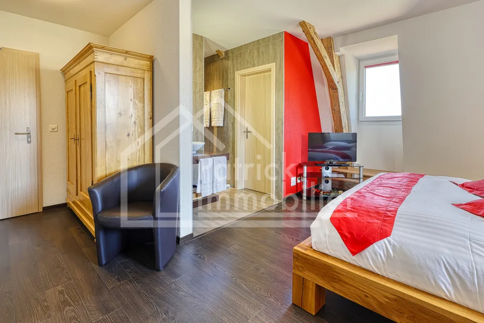 Außergewöhnliches Anwesen mit Gästezimmern und Restaurant – Foto 14 von 30