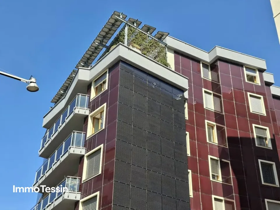 Propriété d'investissement attrayante avec 19 appartements et un espace commercial dans un emplacement central de premier choix à Chiasso – photo 3 sur 13