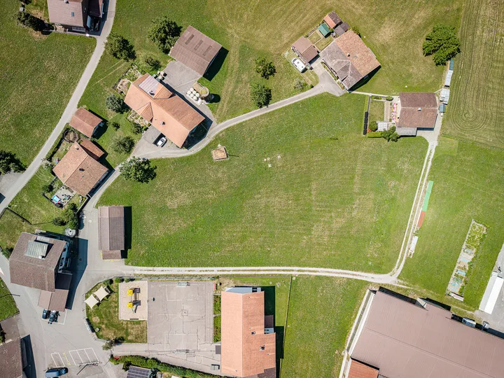 Terreno di 4.179 m² con panorama montano nel Kandertal – foto 5 di 8