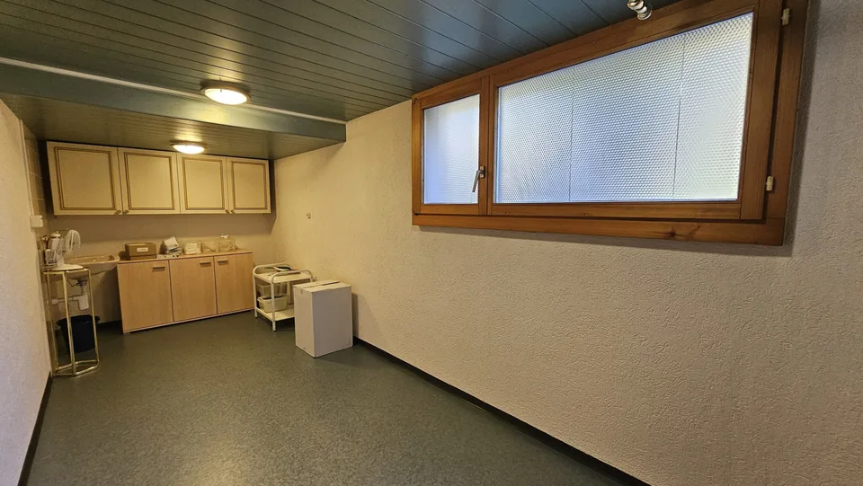 Zu verkaufen in Delémont Gewerbefläche im Untergeschoss – Foto 2 von 8