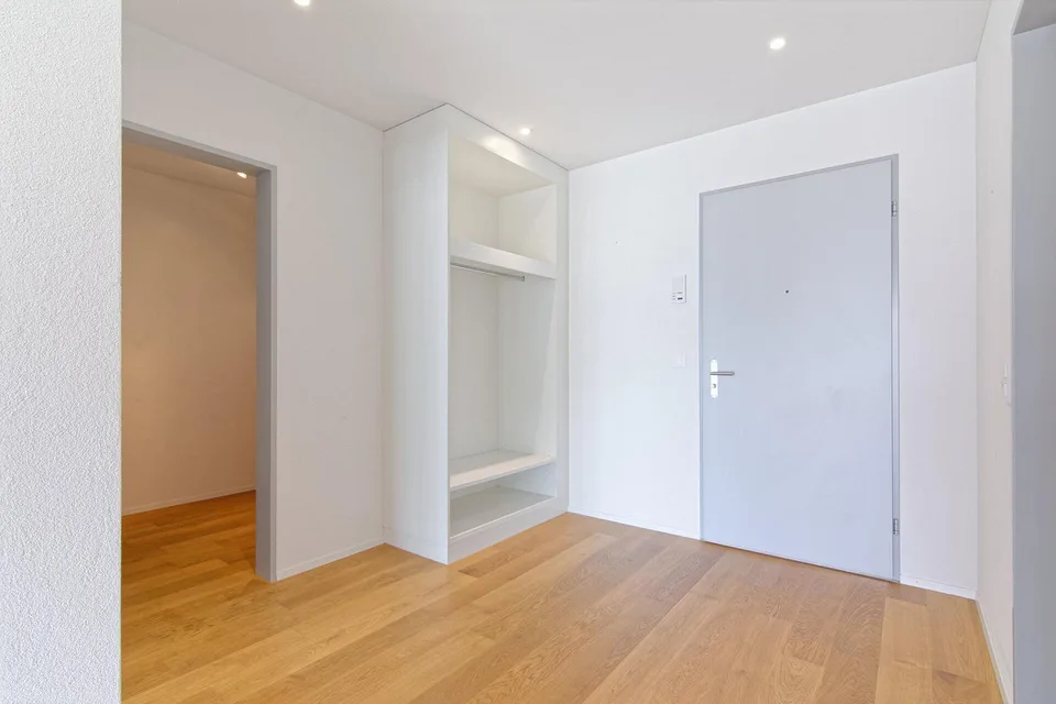 2.5-room condominium with a view of greenery – photo 3 of 8