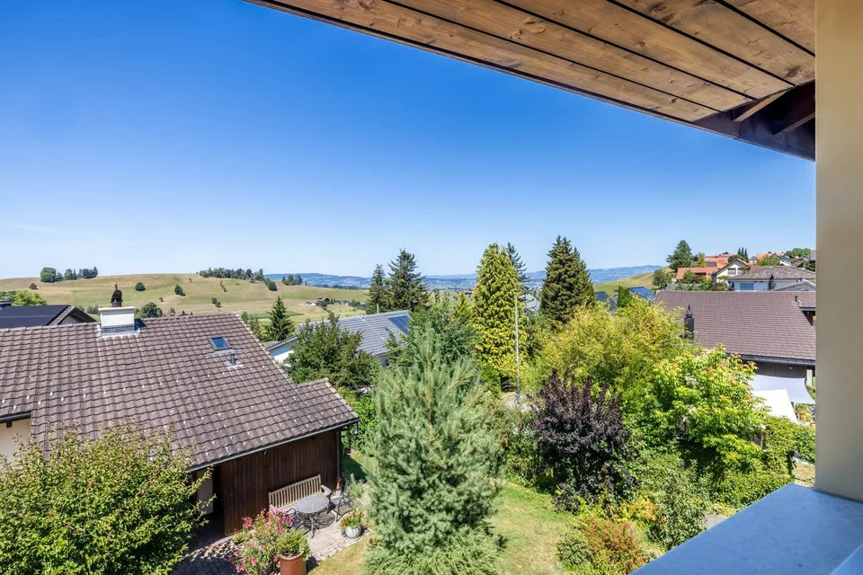 Familienparadies mit grosszügigem Garten – Foto 10 von 11