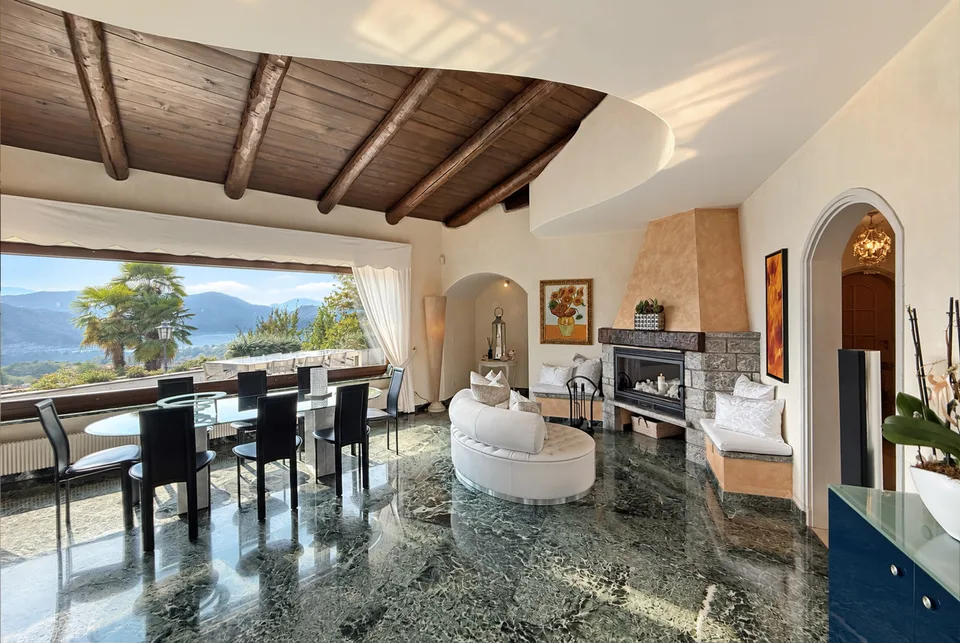 BEAUTIFUL VILLA 5.5 ROOMS WITH LAKE VIEW AND INDOOR POOL IN PURA – photo 3 of 17