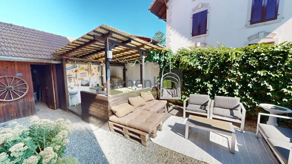 Très généreuse maison bifamiliale dans un endroit calme – photo 5 sur 15
