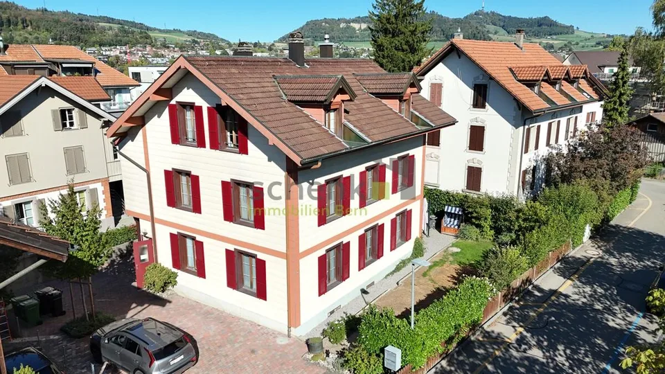 Très généreuse maison bifamiliale dans un endroit calme – photo 1 sur 15