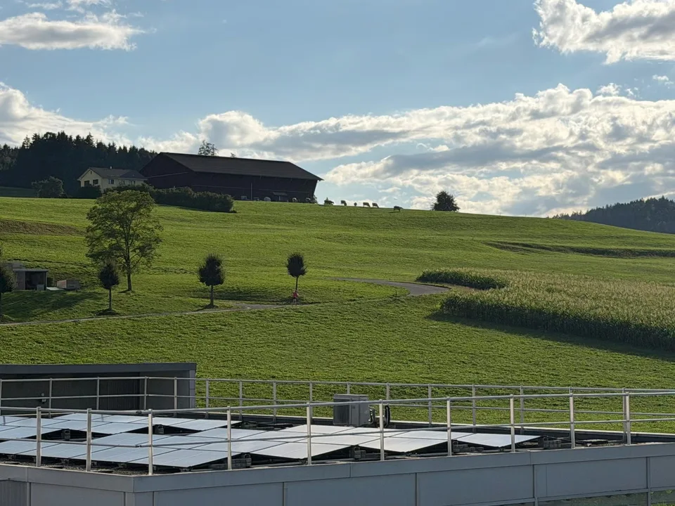 Ampio attico di 5,5 stanze con vista panoramica e ufficio separato – foto 3 di 12