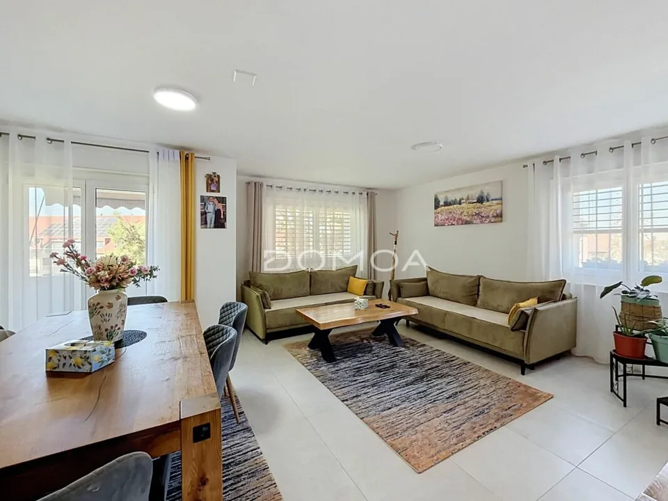 Schöne renovierte 4,5-Zimmer-Wohnung – Foto 2 von 13