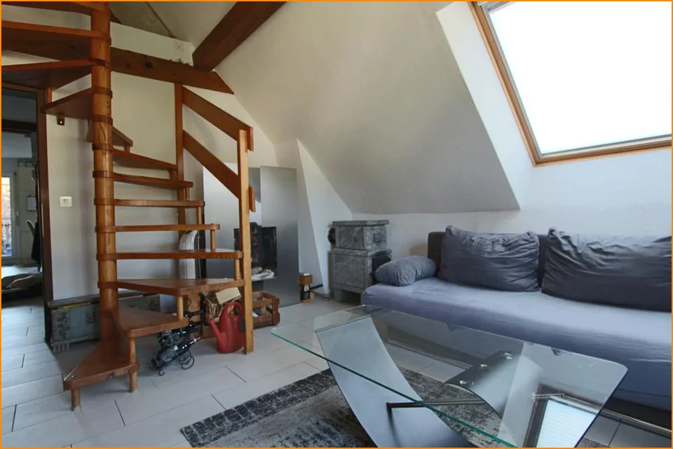 Appartamento duplex 4.5 camere ristrutturato, soleggiato e centrale. – foto 9 di 13