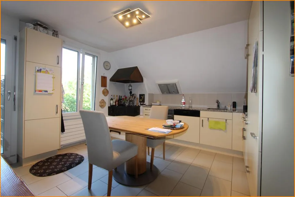 Appartamento duplex 4.5 camere ristrutturato, soleggiato e centrale. – foto 10 di 13