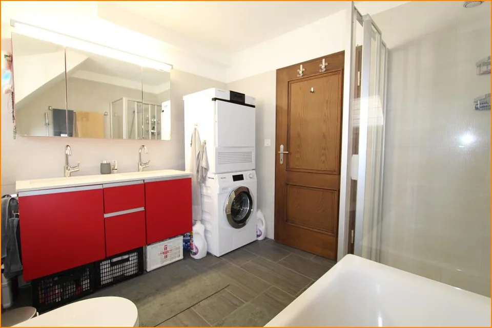 Appartamento duplex 4.5 camere ristrutturato, soleggiato e centrale. – foto 8 di 13