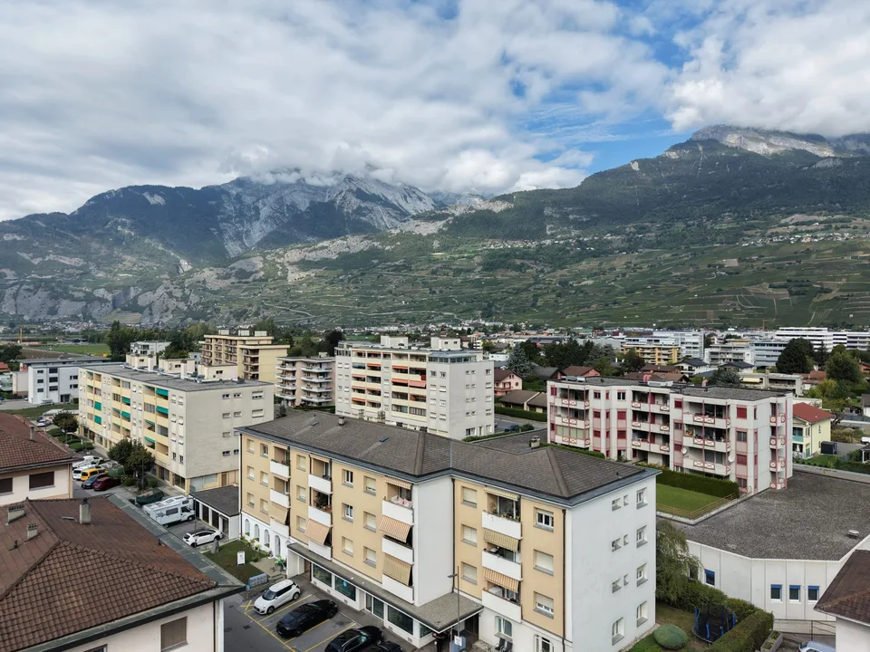 Appartamento ristrutturato di 4.5 locali a Conthey – foto 3 di 4