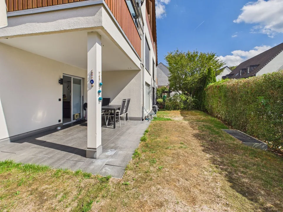 Lichtdurchflutete 4.5-Zimmer-Gartenwohnung mit Lift und Tiefgaragen... – Foto 7 von 13