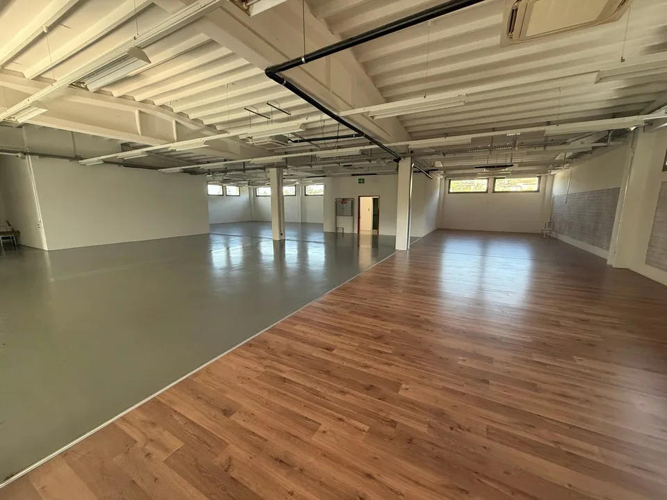 Mendrisio vermieten wir ein großes Gewerbe-/Handwerksgebäude mit Restaurant – Foto 7 von 17