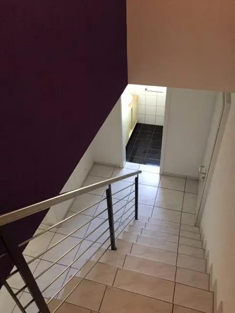 Charmante 4.5-Zimmer-Maisonette-Wohnung in Düdingen – Foto 6 von 17