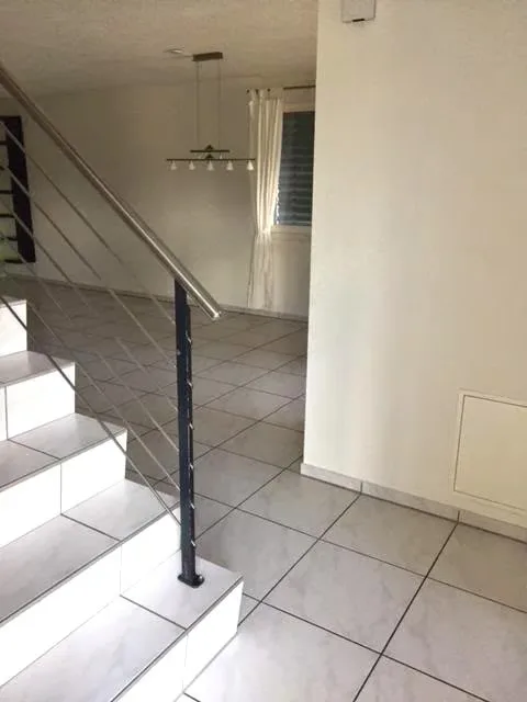 Charmante 4.5-Zimmer-Maisonette-Wohnung in Düdingen – Foto 5 von 17