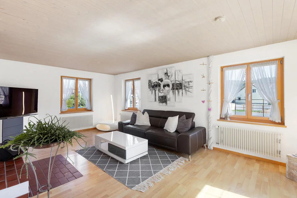 Ein Haus mit Geschichte: Grosszügiges 6.5-EFH mit schönem Wintergarten – Foto 9 von 21