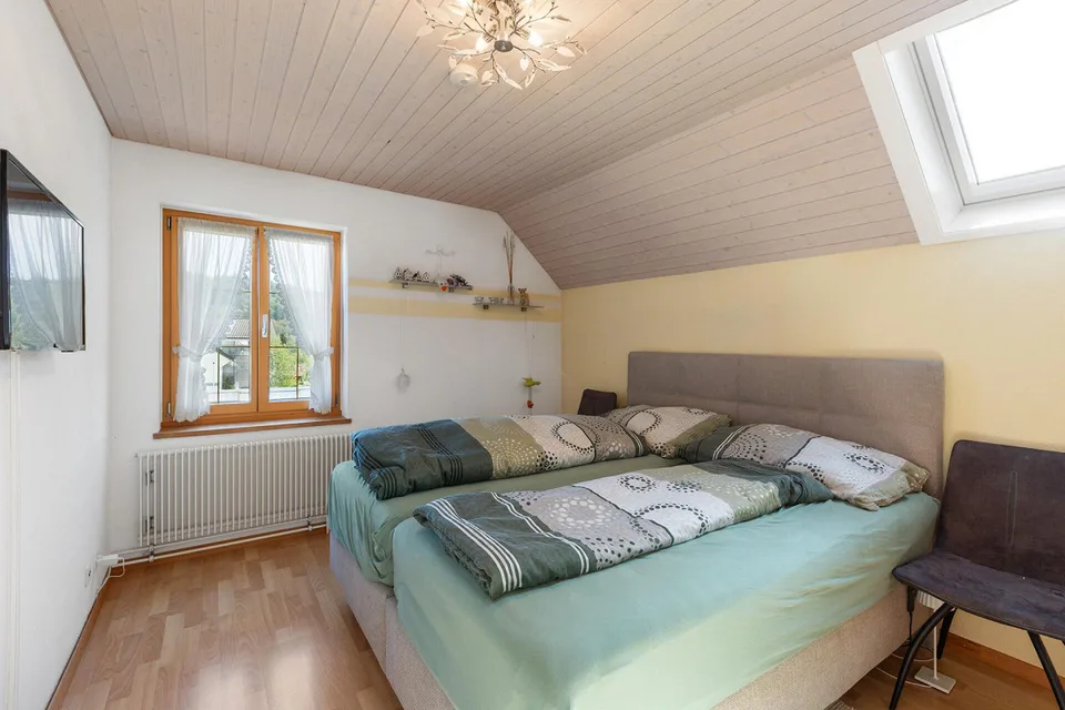 Ein Haus mit Geschichte: Grosszügiges 6.5-EFH mit schönem Wintergarten – Foto 12 von 21