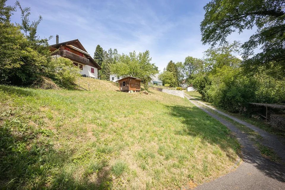 Proprietà con opzioni - Attraente casa unifamiliare di 5,5 stanze con ulteriore appezzamento di terreno – foto 3 di 15