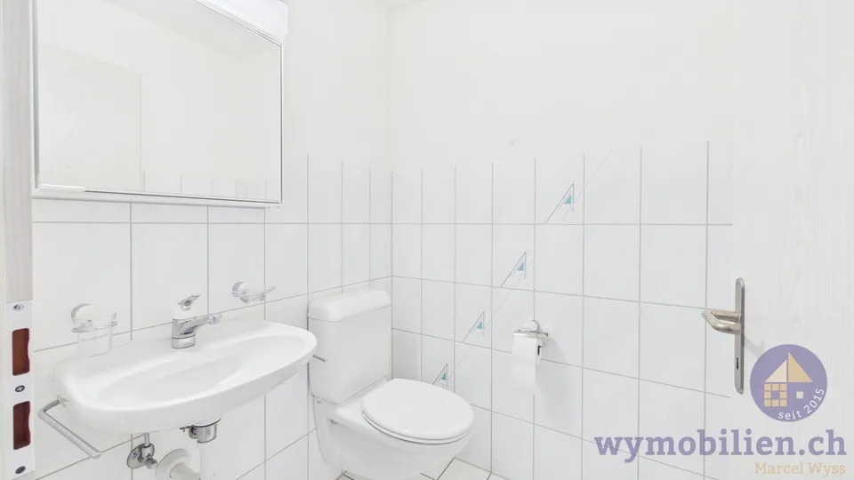 Viel Platz zum Wohnen – 3.5-Zimmer-Wohnung mit Lift in Koppigen – foto 15 di 16