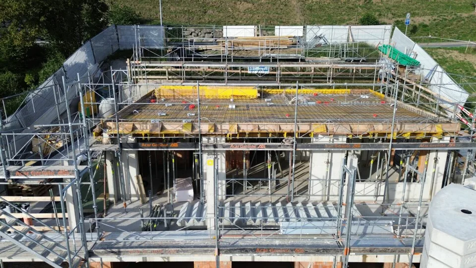 Renditeobjekt oder Generationenhaus Neubau: Modernes 2-Familienhaus in idyllischer Landschaft. – Foto 10 von 13