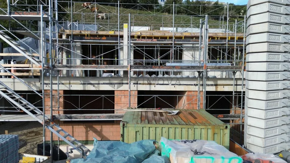 Renditeobjekt oder Generationenhaus Neubau: Modernes 2-Familienhaus in idyllischer Landschaft. – Foto 9 von 13