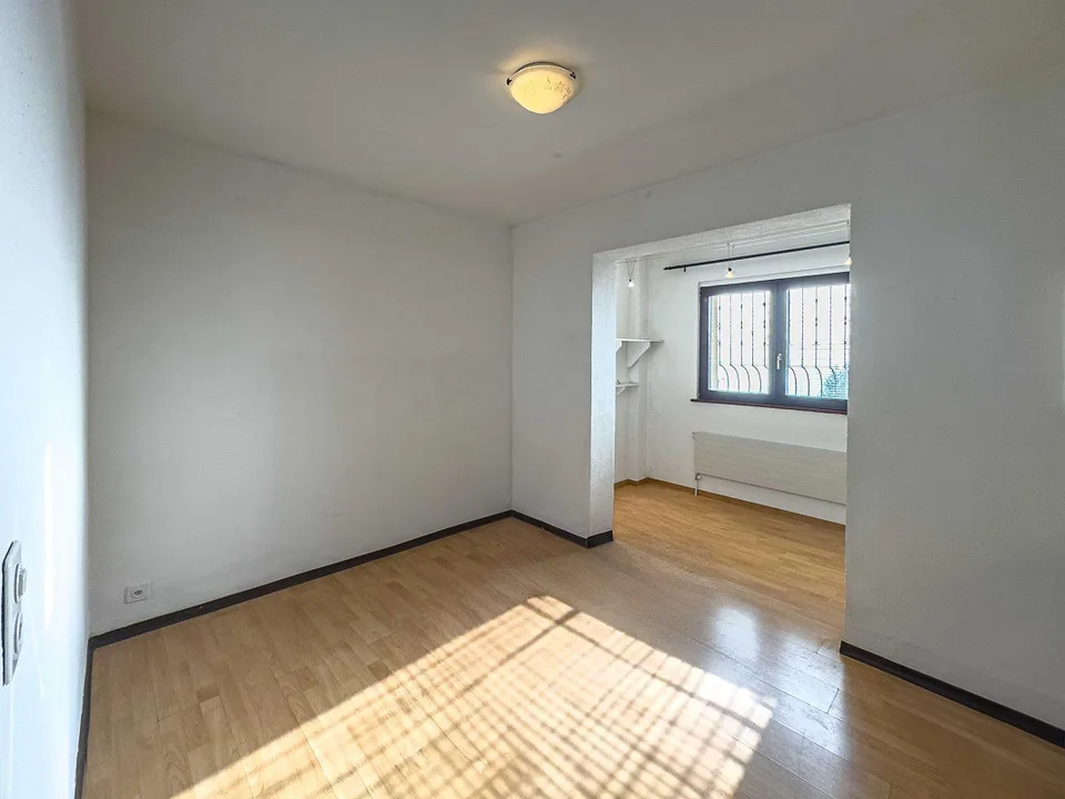 Großes Einfamilienhaus im Grünen in Aranno – Foto 3 von 9
