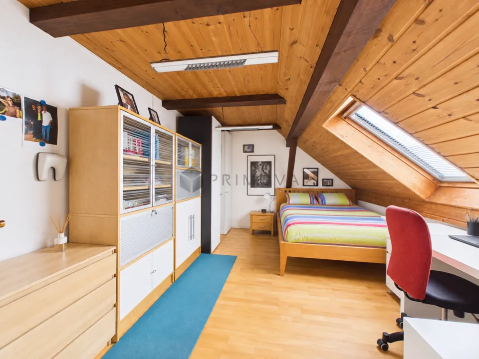 Besonderes Wohngefühl! Maisonette mit Galerie und Cheminée – Foto 13 von 19