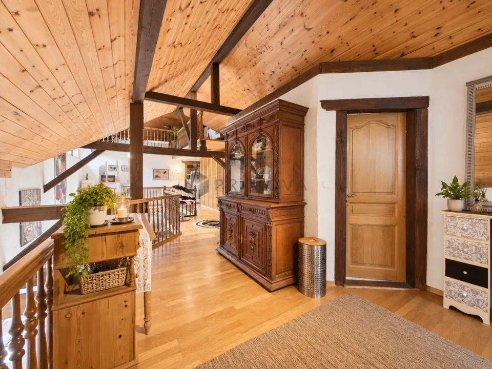 Besonderes Wohngefühl! Maisonette mit Galerie und Cheminée – Foto 7 von 19